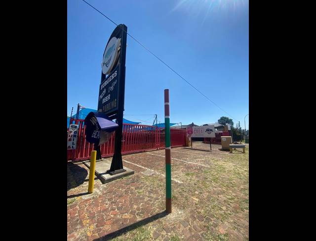 BUSINESS FOR SALE IN SELECTION PARK